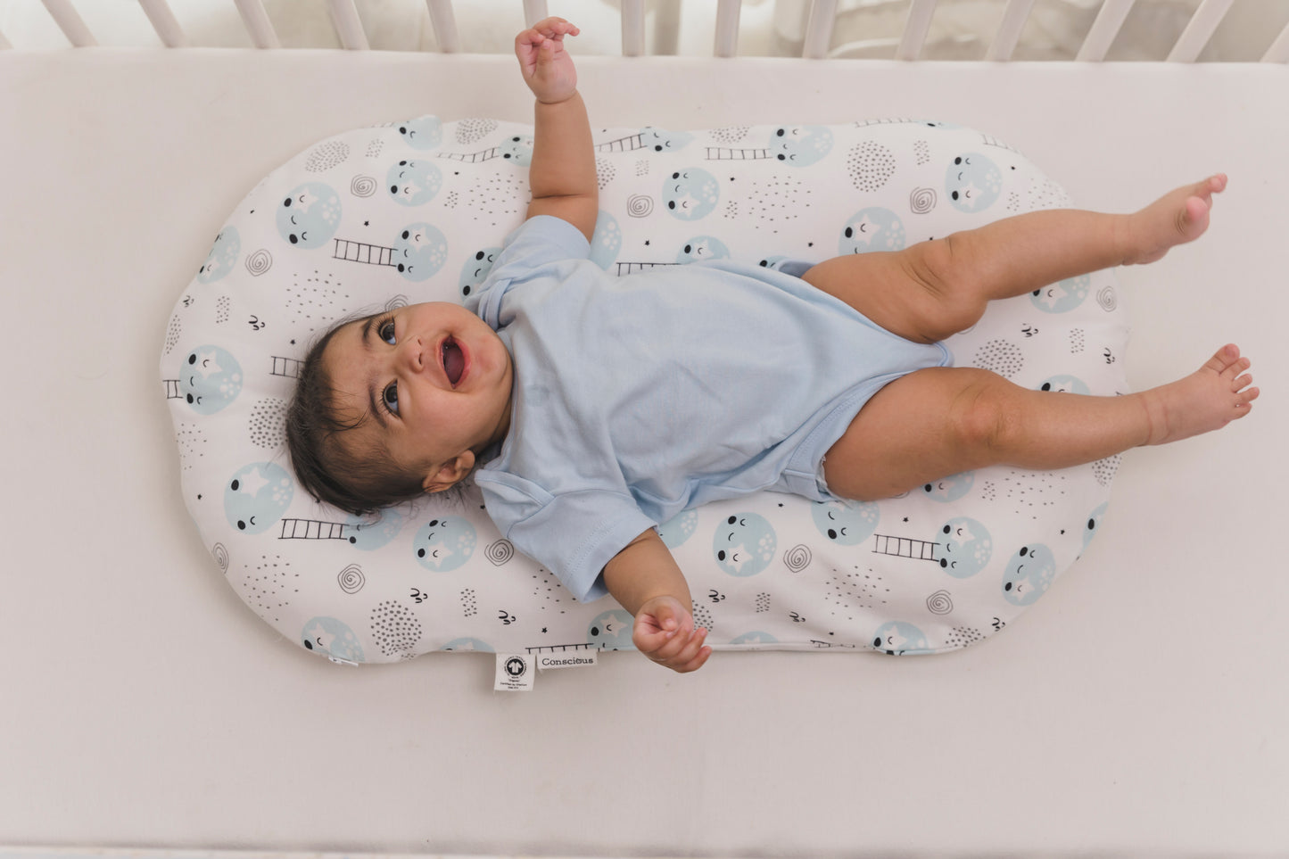 SNUGGLE BABY BED - Moon And The Starry Night - Lime & Lenomade
