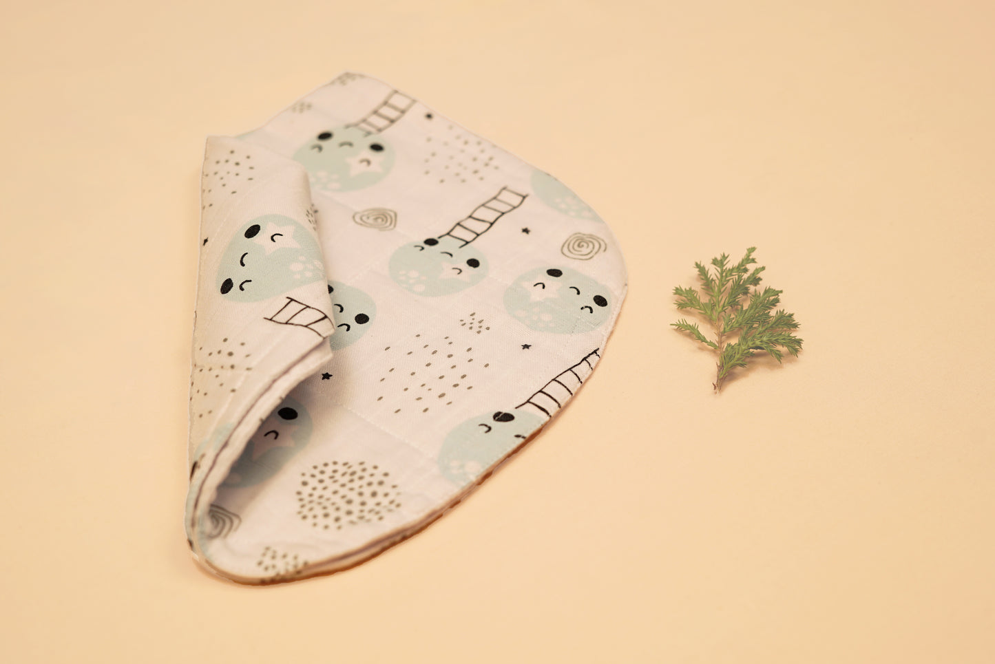 BURP CLOTH - Moon And The Starry Night - Blueberry Cream