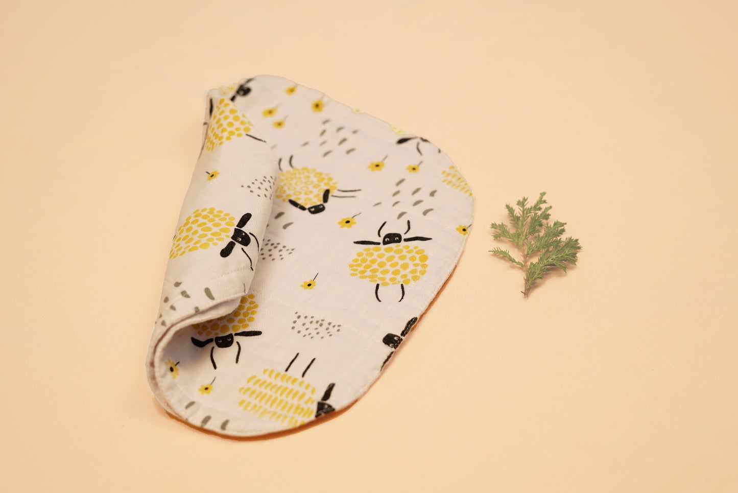 BURP CLOTH  - Baa Baa That Sheep  - Lime & Lenomade